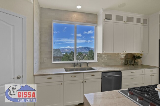 Building Photo - This stunning six-bedroom, three-and-a-hal...