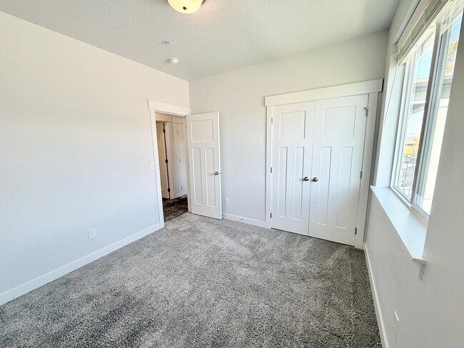Building Photo - 738 N 260 W