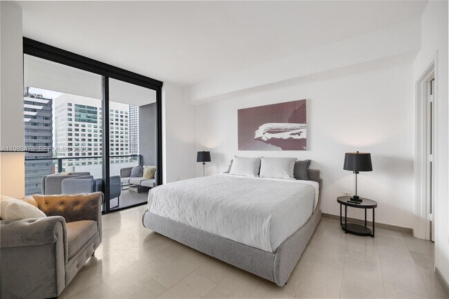 Building Photo - 88 SW 7th St