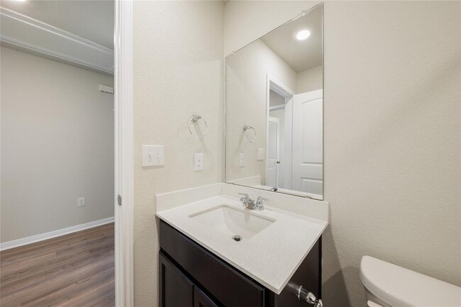 Building Photo - 521 Otto Ave