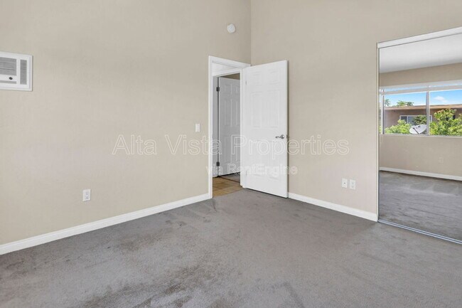 Building Photo - 4357 Oregon St