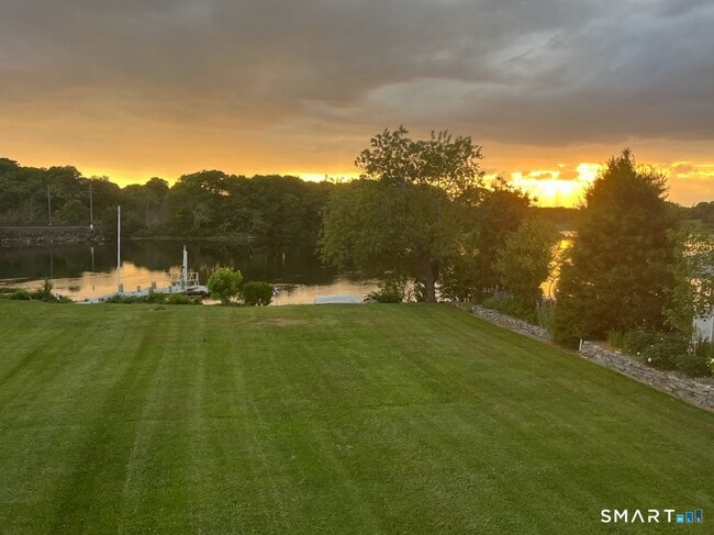 Building Photo - 201 Seneca Dr