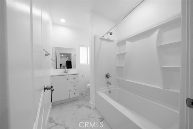 Building Photo - 1438 N Summit Ave