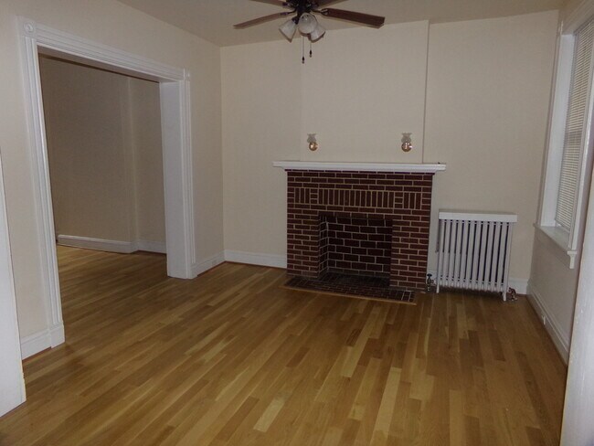 Building Photo - FLOY2107