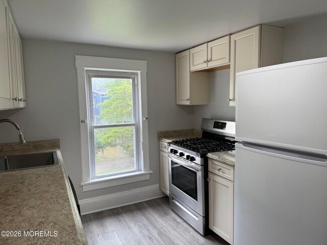 Building Photo - 436-438-438 Schiller Ave