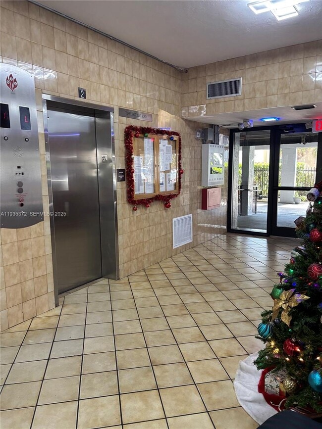 Building Photo - 1470 NE 125th Terrace