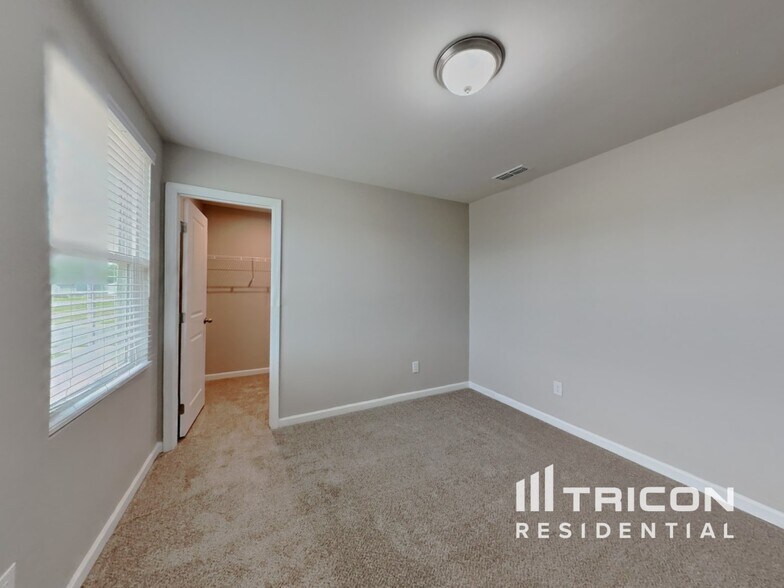 Building Photo - 16 Powder Ct