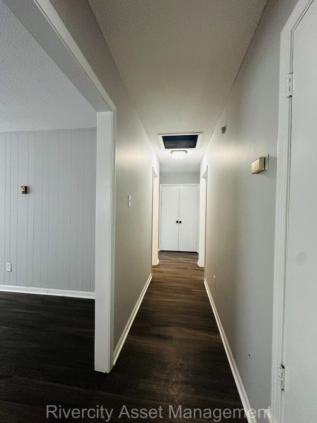 Building Photo - 2232 Amethyst Cove