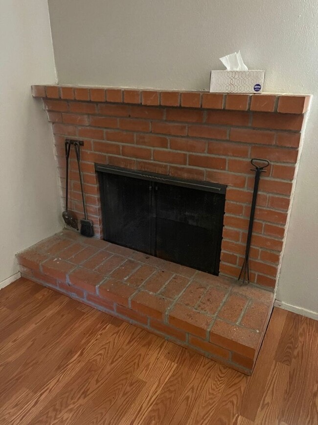 Building Photo - 5 Bedroom, 3 Bath Home in East Davis