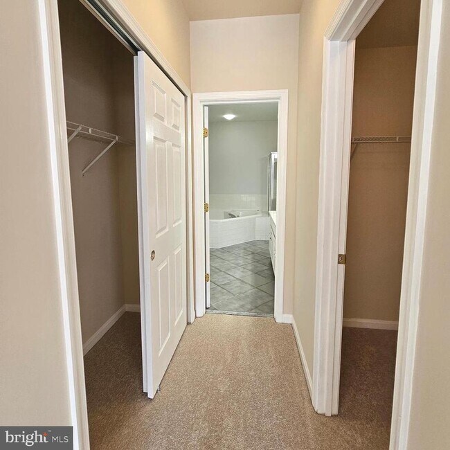 Building Photo - 5431 Cheyenne Knoll Pl