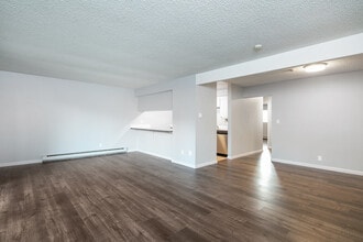 Building Photo - Glen Grove Apartments