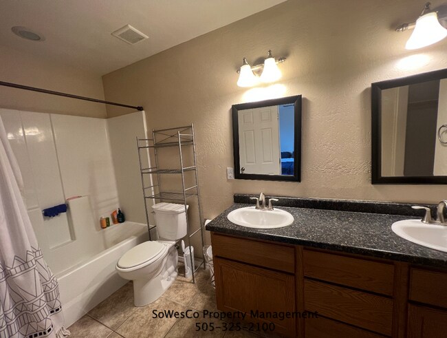 Building Photo - 1121 Little Rabbit Dr