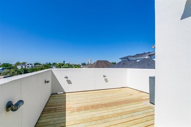 Primary Photo - 1408 Vermont St