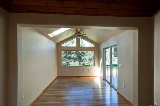 Building Photo - 2759 NW Champion Cir