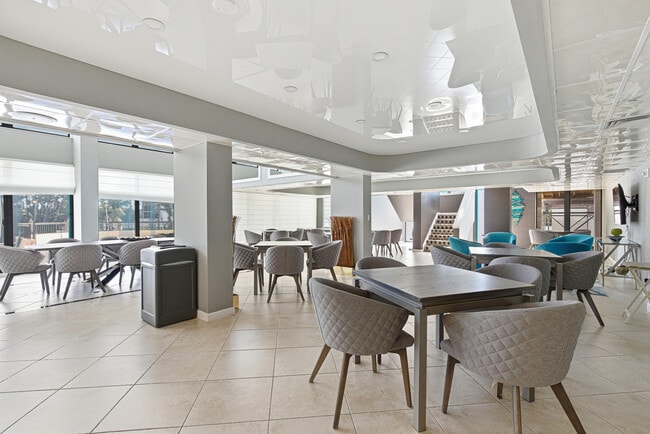 Building Photo - 4740 S Ocean Blvd