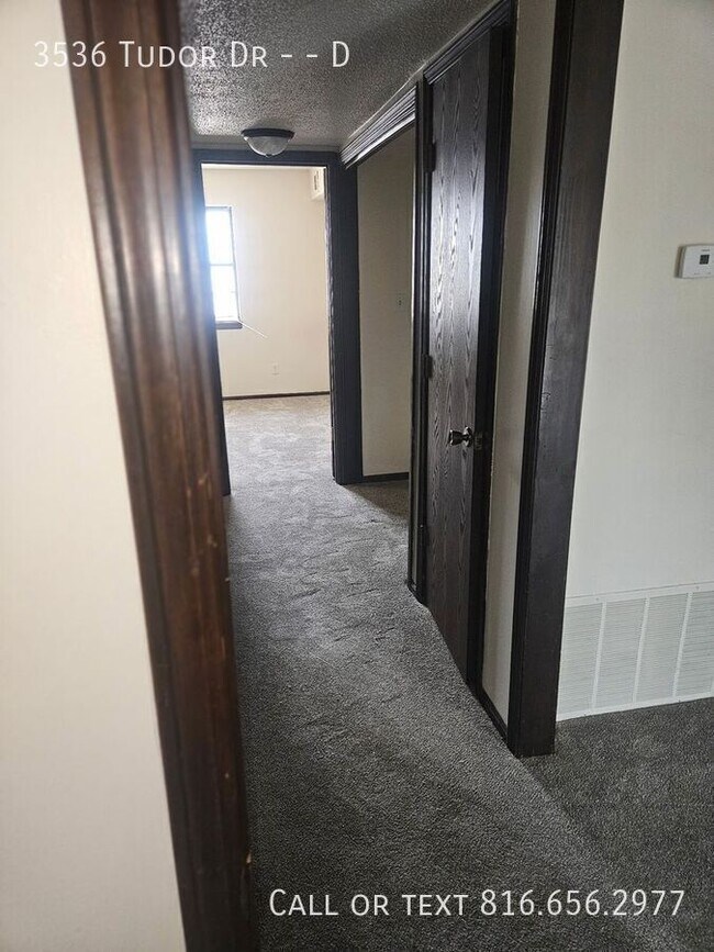 Building Photo - 3536 Tudor Dr