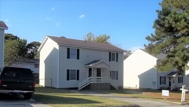 Building Photo - 904 Verdant Dr