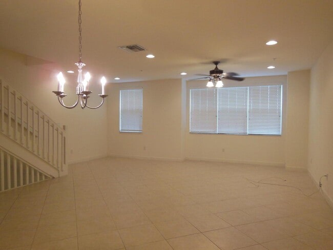 Building Photo - 540 Amador Ln