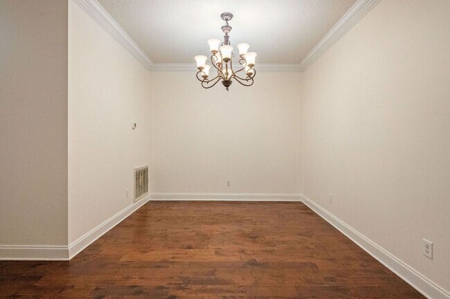 Building Photo - 4-BR Niceville Rental with Gourmet Kitchen & 2-Car Garage!