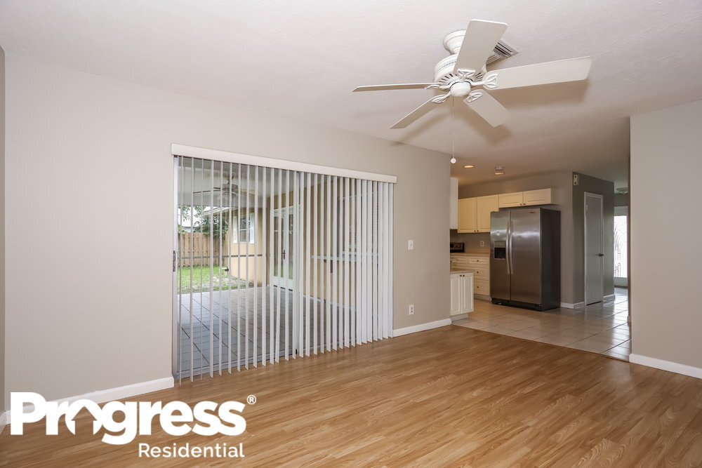 Building Photo - 12695 Westport Cir