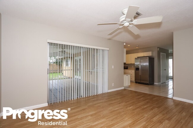 Building Photo - 12695 Westport Cir
