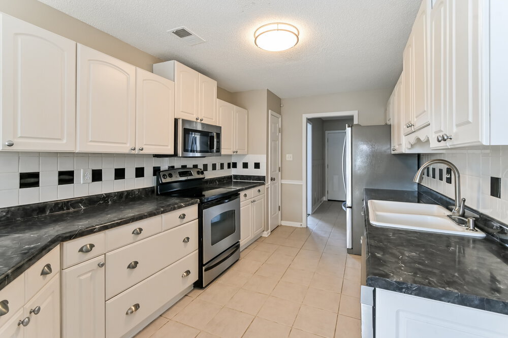 Building Photo - 5150 Bluff Springs Cove