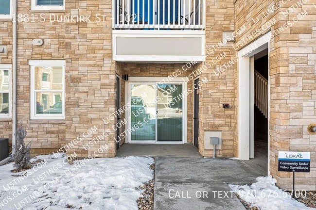 Building Photo - No Stairs! Main Level 2 Bed 2 Bath Condo n...