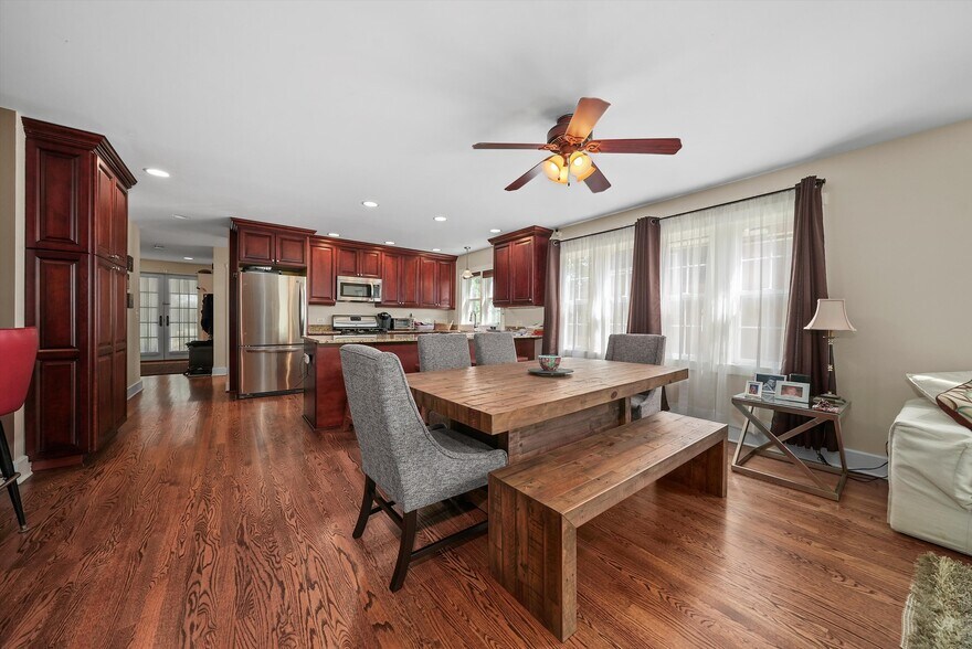 Living room - 153 Barrypoint Rd