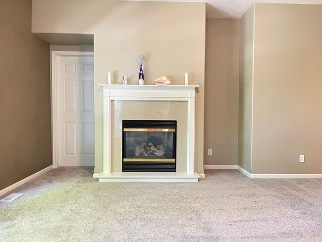 Building Photo - Beautiful 4 bed 2.5 bath 3000+sq ft