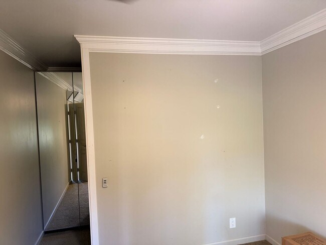 Building Photo - One bedroom in Bow