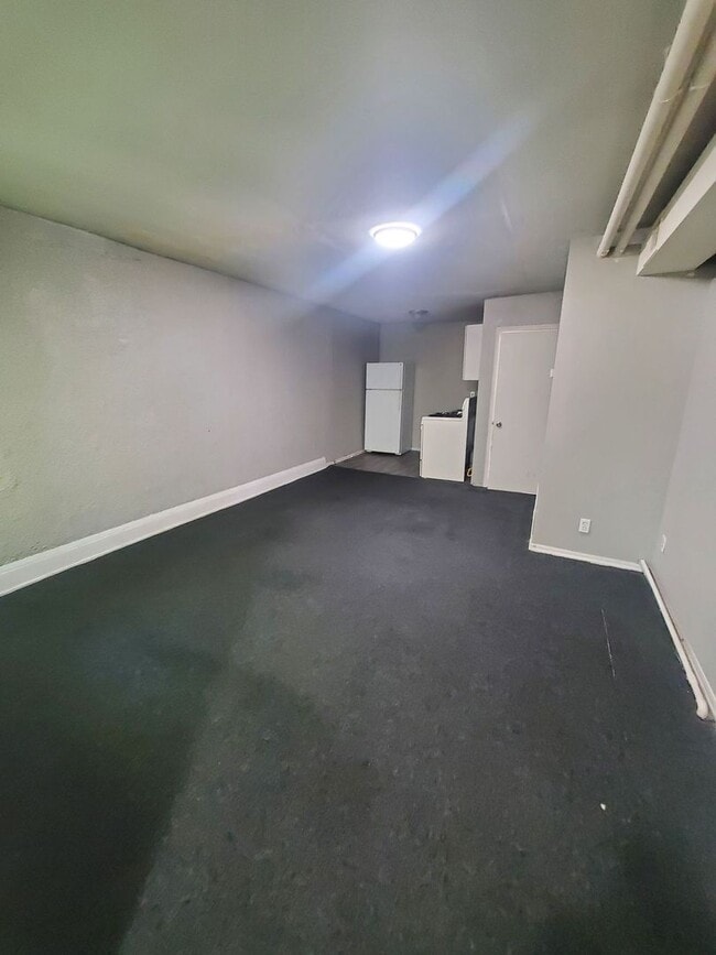 Interior Photo - 2214-2220 W Hopkins St. (8 Unit)