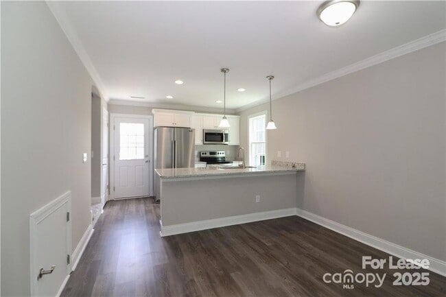 Building Photo - 3973 Newhall Dr NW