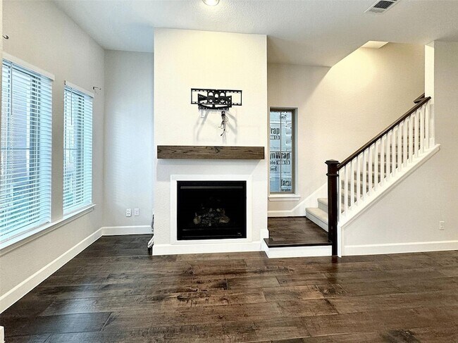 Building Photo - 1367 Branchwood Pl