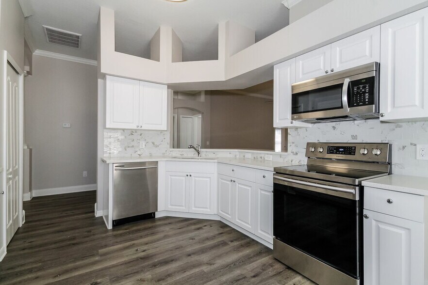 Building Photo - 11716 S Stone Ln