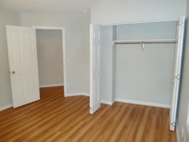 Building Photo - Great location! 4br house w/ parking, large rooms within walking distance to UNC Campus!
