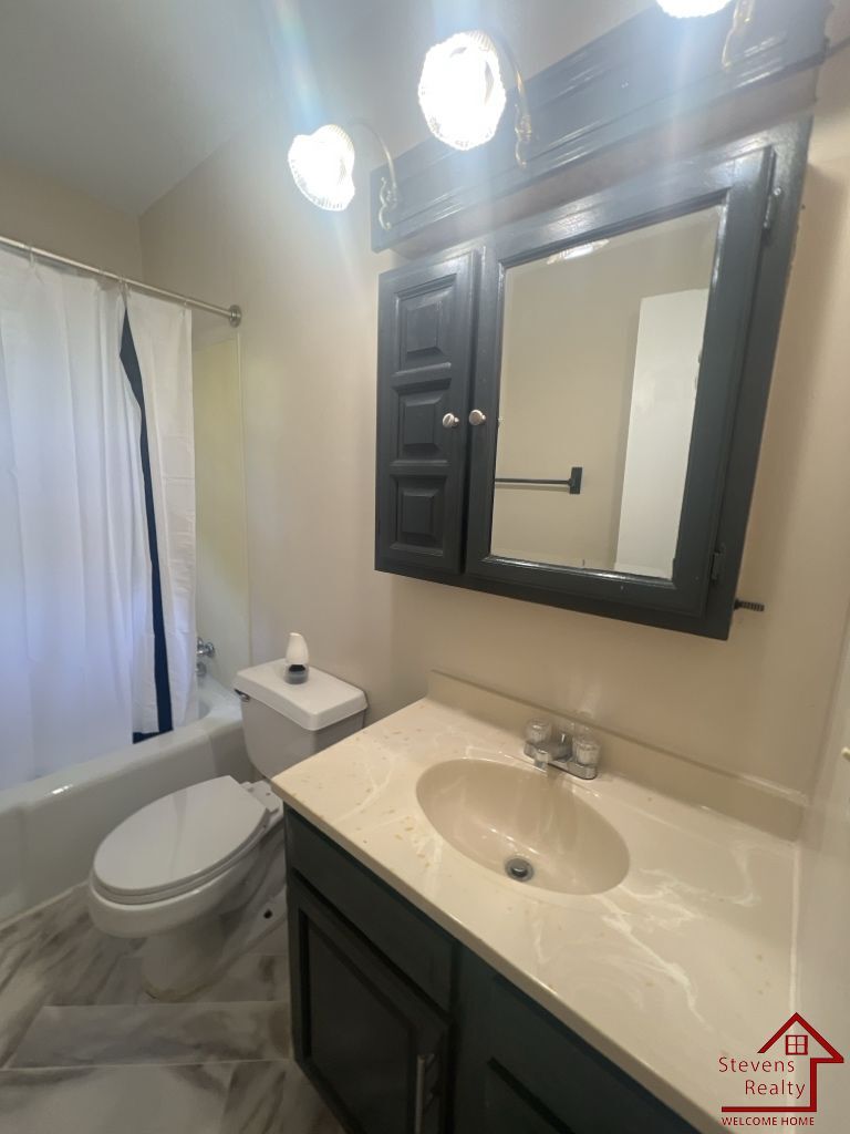 Building Photo - 1228 Pleasant View Dr