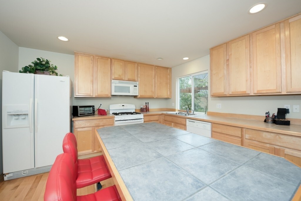 Building Photo - 9414 225th Way NE