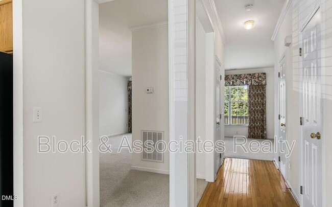Building Photo - 304 Nottinghill Walk