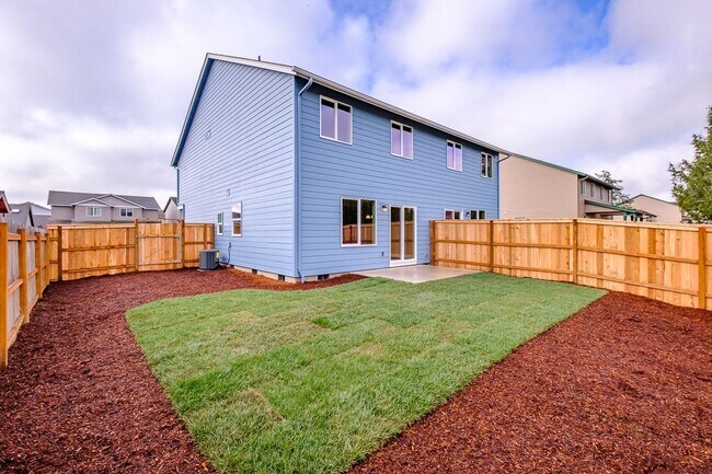 Building Photo - 270-272 Gwinn Street E