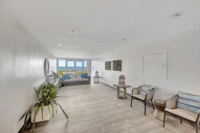 Building Photo - 2909 S Ocean Blvd