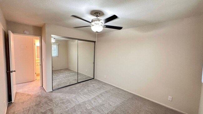 Building Photo - 120A