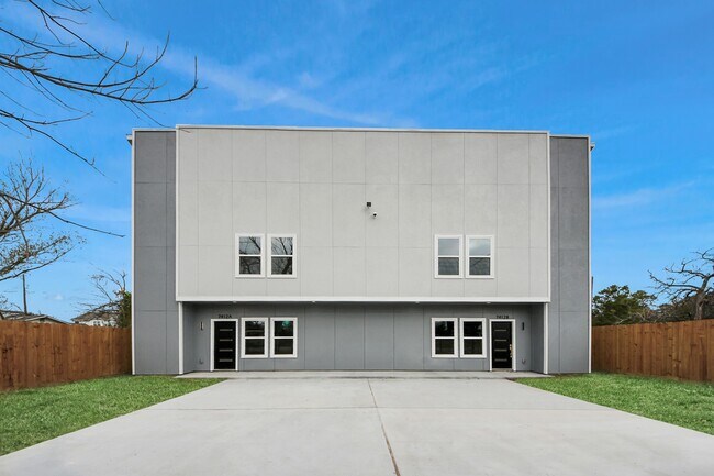 Building Photo - 7412 Carver Rd