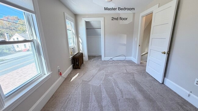 Building Photo - 391 Commercial St