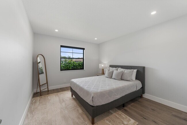 Building Photo - 11371 Torchwood Ct