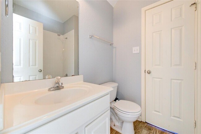 Building Photo - 6219 Cameron Cove Ln