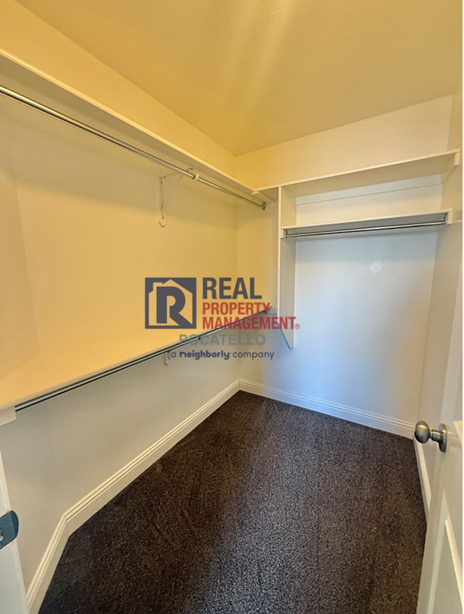 Building Photo - Beautiful 3 bed 2 bath house - 2 car Garage