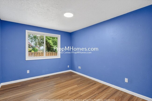 Building Photo - Three Bedroom Escape in Oregon City!