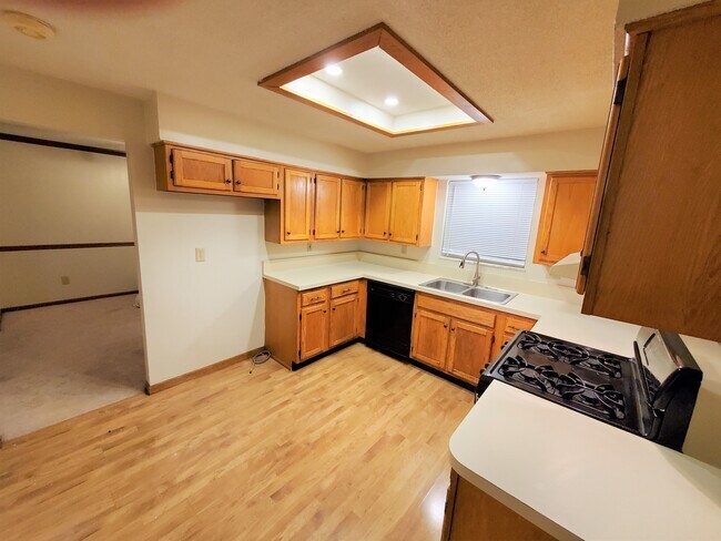 Building Photo - 6423 Plankton Dr