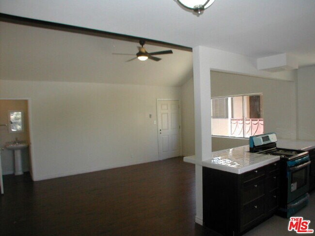 Building Photo - 1326 Ridgeley Dr