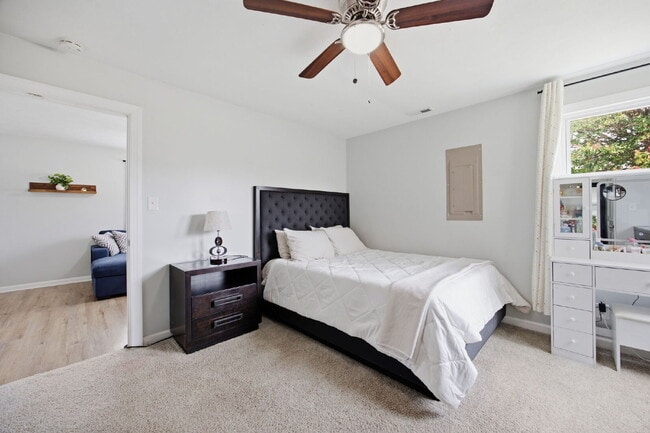 Building Photo - Freshly Renovated Ranch Ready for Move-In